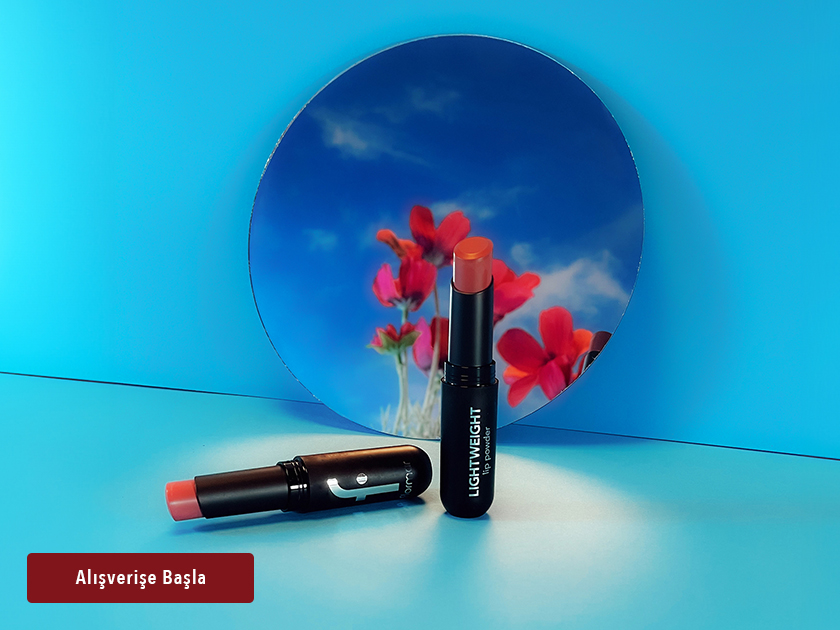 Zeynep Bastık x Lightweight Lip Powder