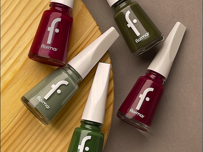 Black Cherry Oje ile Gecenin Işıltısı Tırnaklarında